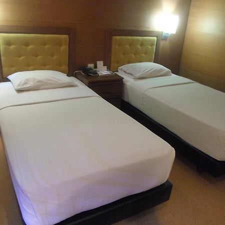 Hotel Mutiara Malioboro Yogyakarta Exterior foto