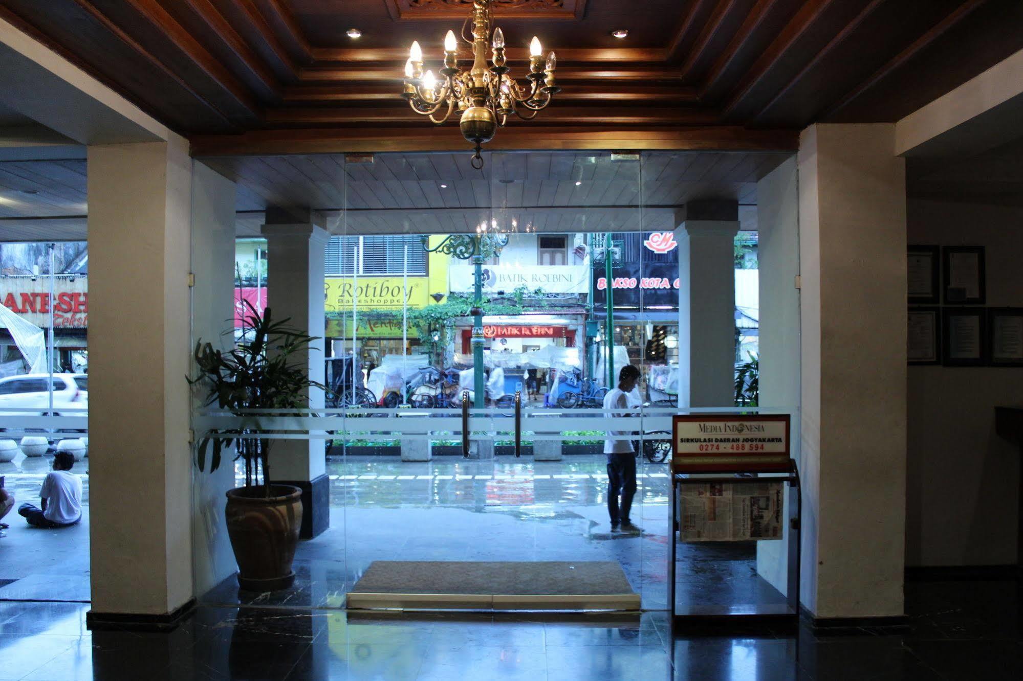 Hotel Mutiara Malioboro Yogyakarta Exterior foto