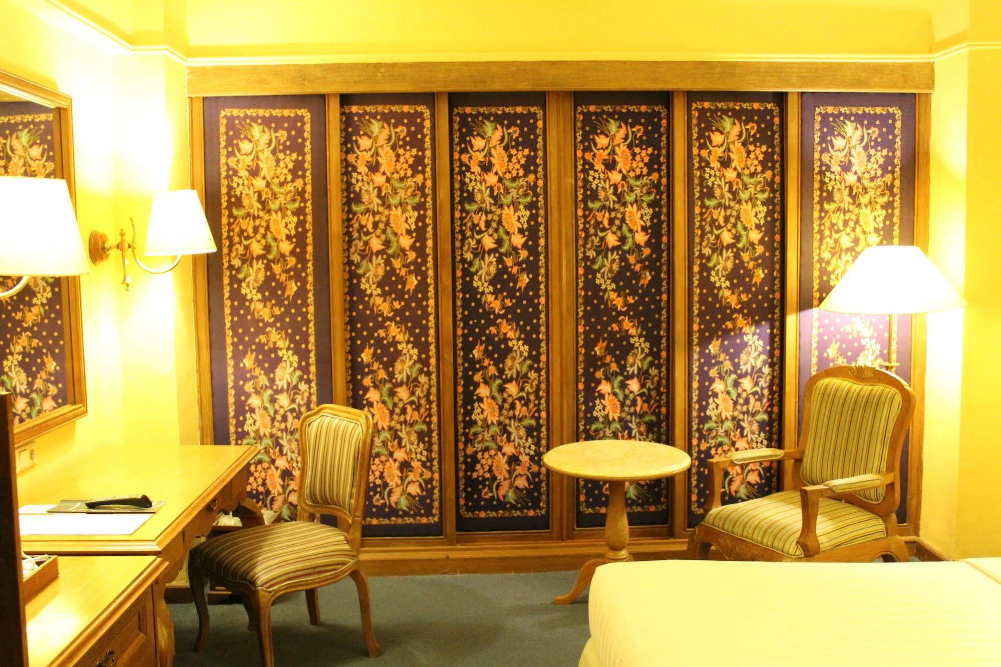 Hotel Mutiara Malioboro Yogyakarta Exterior foto